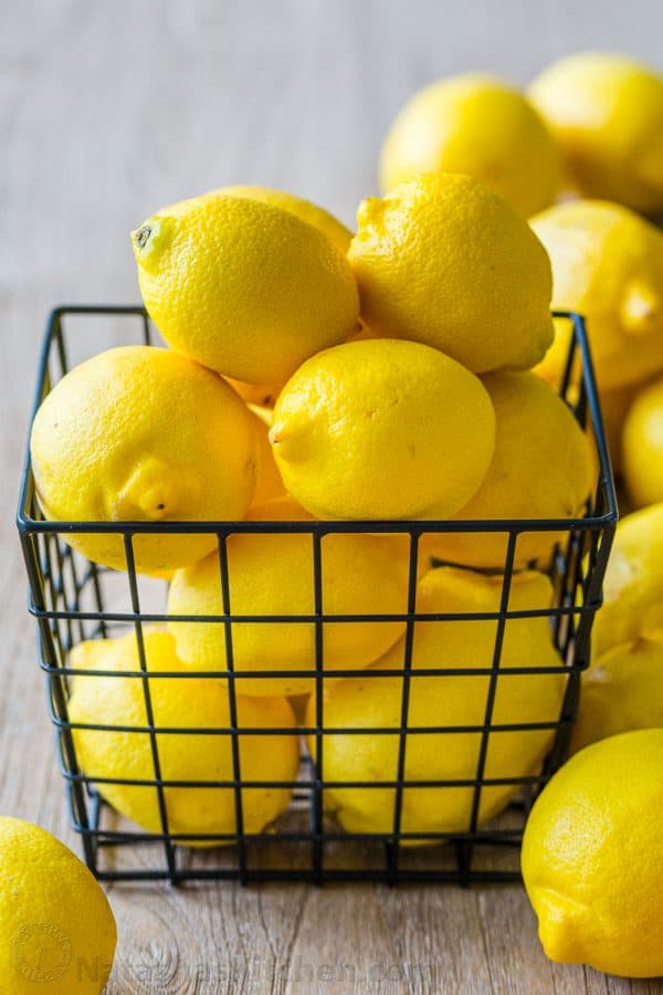 Fresh Lemon fruit is available in large quantities