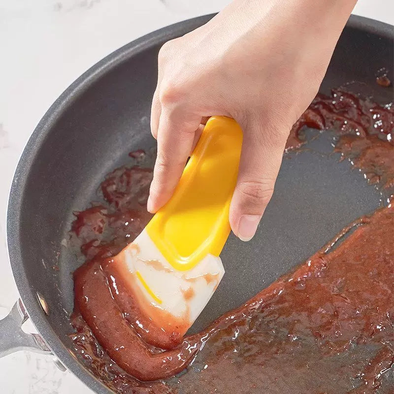 Effortless Cleanup: Oil-Proof Silicone Kitchen Scraper