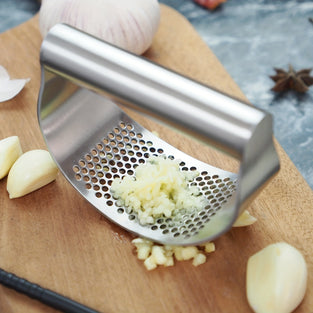 1pc Portable Stainless Steel Garlic Press, Kitchen Gadgets, Suitable For Home And Outdoor Cooking