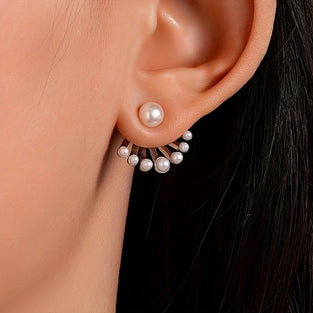 Elegant vintagestyle pearl stud earrings for women