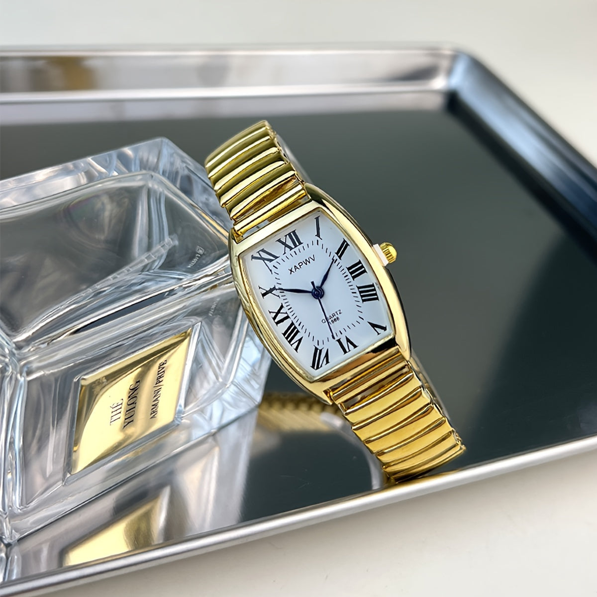 Vintage Luxury Tonneau Pointer Quartz Women's Watch: A Timeless Fashion Statement