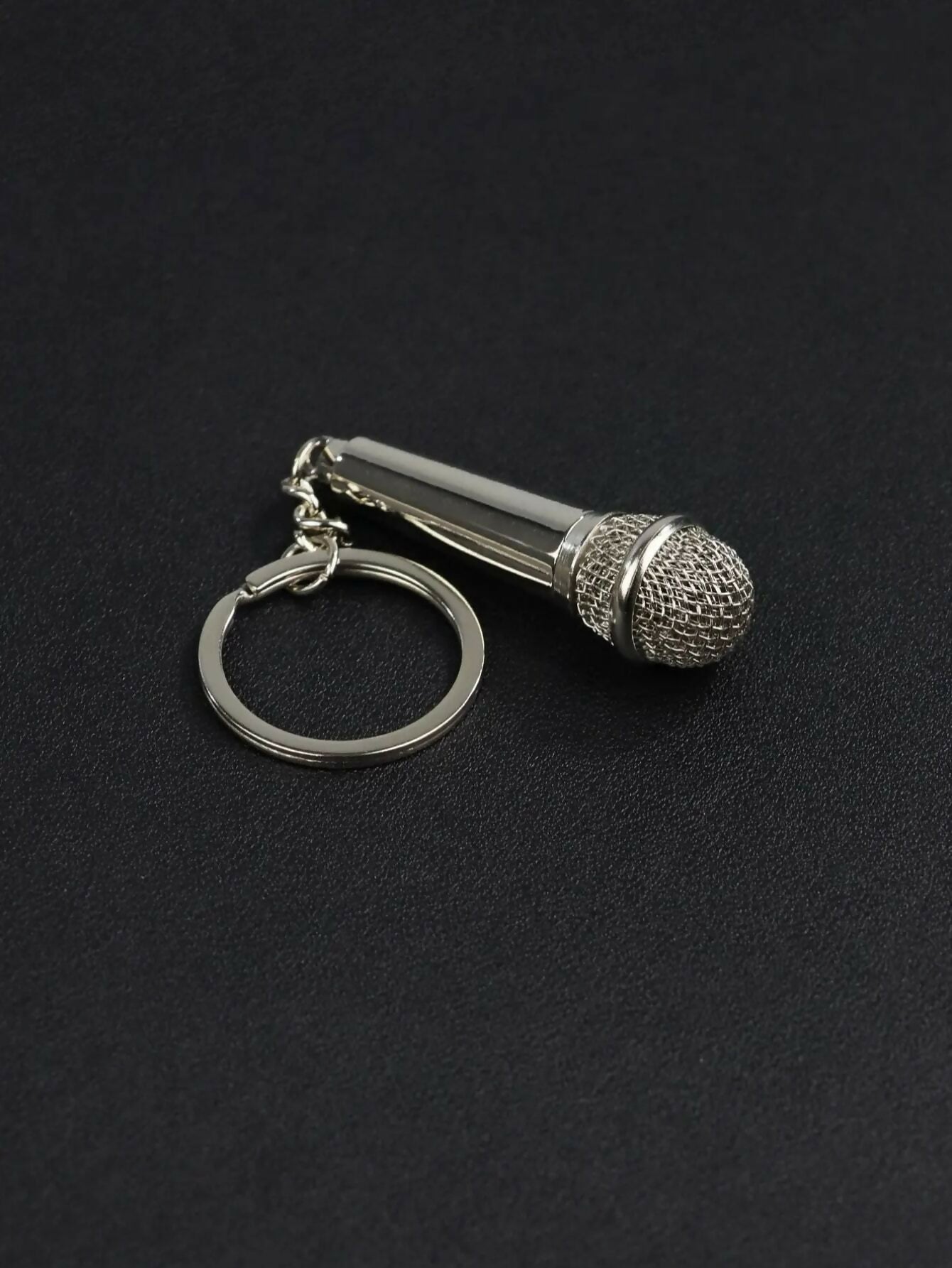 3D silver microphone simulation keychain bag medallion 1pc