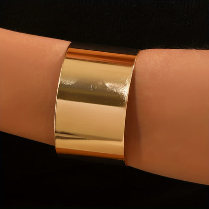 Minimalist Gold Open Bracelet Elegant Hand Jewelry for Women