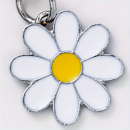 1pc White Daisy Flower Keychain Silvery Alloy Keyring Bag Backpack Hanging Pendant For Women daily use Wallet Car Key Charms Gifts