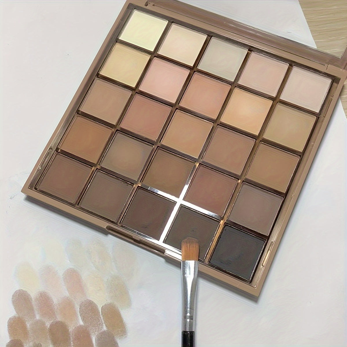 Chic Neutral Grey Eyeshadow Palette: Shades