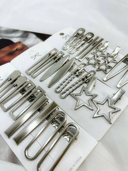 24 Pieces of Women's Elegant Comfortable Hair Clips in Silver Color with Star and Cloud Design, Suitable for Short Hair and Wearing