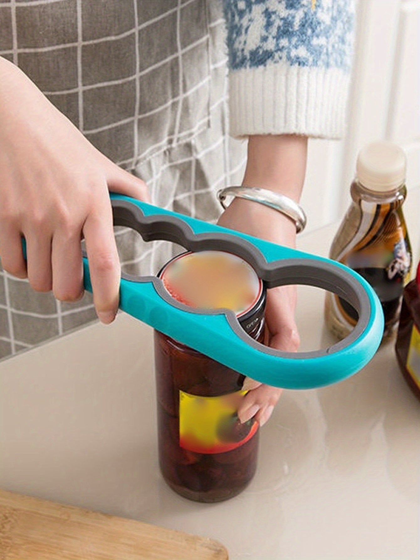 Universal 4-in-1 Jar and Can Opener: Essential Kitchen Gadget