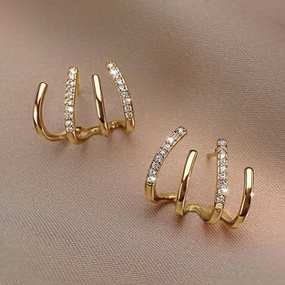 Claw Design With Shiny Rhinestone Decor Stud Earrings Cute Style Zinc Alloy Silver Plated Jewelry Trendy Female Gift