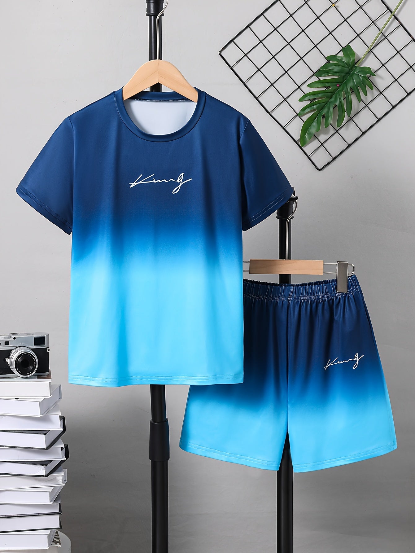 Boys' Summer Essentials: 2-Piece Letter Print Gradient Style T-Shirt & Shorts Set