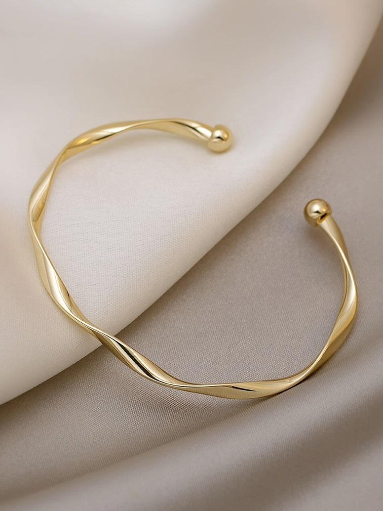 Chic Twist: Elegant Alloy Cuff Bracelet for Women - Daily Fashion Accessory