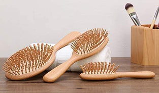 Huachi Wet Hair Brush Bamboo Detangling Brush Natural Wooden Paddle Organic Brush for Women Men Kids Scalp Massage Anti-Static, Reducing Hair Breakage Adding Shine