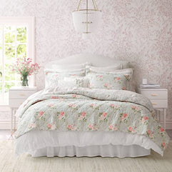 Laura Ashley- Queen Quilt Set, Reversible Cotton Bedding with Matching Sham(s), Lightweight Home Decor for All Seasons (Melany Pink, Queen)