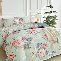 UOZZI BEDDING Botanical Quilt Set Queen Size 88x88 3 PC Reversible Soft Microfiber Lightweight Green Coverlet with Blue Red Flowers Bedspread Summer Bed Cover for All Season (1 Quilt+ 2 Shams)