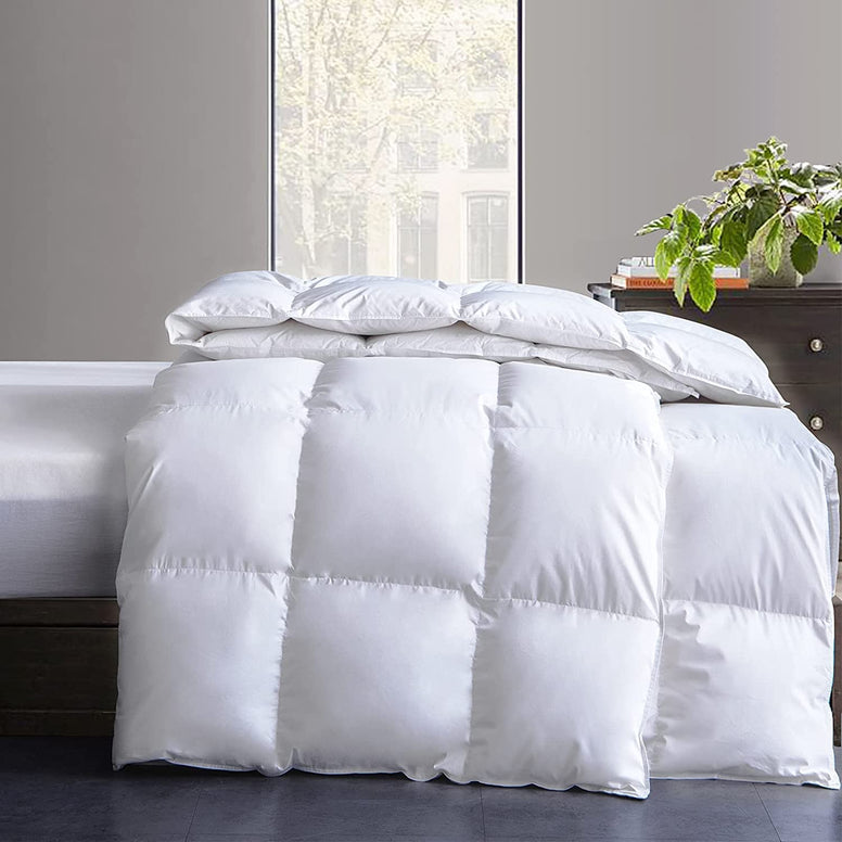 Hotel Linen Klub Anti Microbial Quilt - Outer Cover: 100% Microfiber w/Anti Microbial Treatment, Filling: 200gsm Soft Fibersheet, Double : 220 x 240cm