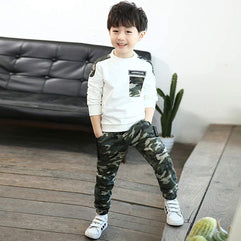 LOLANTA Boys Clothes Set, Long Sleeve T-Shirt & Camouflage Casual Trousers, Stylish Sweatshirt Tracksuit Set for 4-12 Years