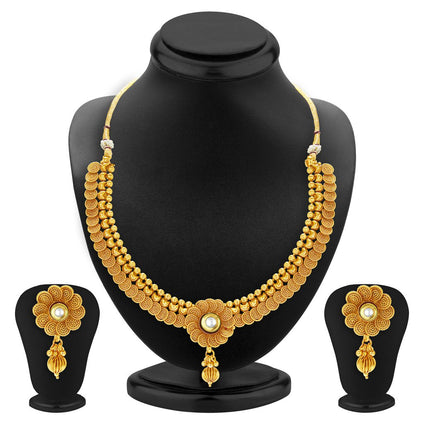 Sukkhi Floral Gold Plated Wedding Jewellery Kundan Choker Necklace Set For Women (2550Ngldpp1800)