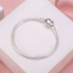 Pandora Women's Sterling Silver Bracelet with Heart Shaped Clasp, 17cm, Silver