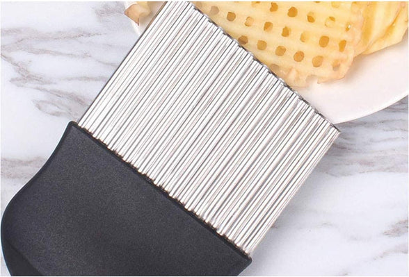 DELFINO Stainless Steel Crinkle Cutter Potato Chips Cutter Vegetable Wavy Blade Cutter French Fries Chips Chopping Knives for Chopping Potato Vegetable Fruit Waffle Fries (Black)