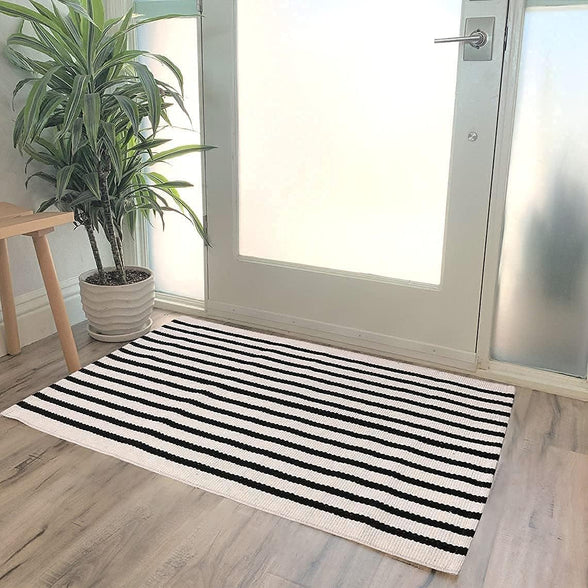 LEEVAN Black and White Striped Rug Doormat 24"x35" Washable Front Porch Rug Farmhouse Layered Door Mats Outdoor Cotton Hand Woven Throw Carpet for Entryway/Front Steps/Bathroom/Home Entrance