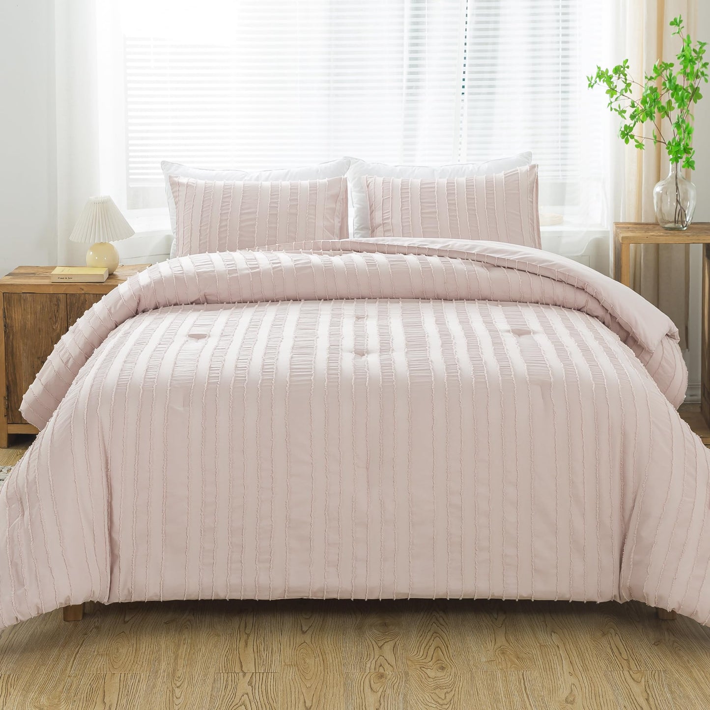 Andency Pink Queen Comforter Set, 3 Pieces Tufted Comforter Set(1 Comforter & 2 Pillowcases), Boho Comforter Set for Queen Bed, Lightweight and Fluffy Bedding Set for All Seasons