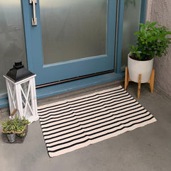 LEEVAN Black and White Striped Rug Doormat 24"x35" Washable Front Porch Rug Farmhouse Layered Door Mats Outdoor Cotton Hand Woven Throw Carpet for Entryway/Front Steps/Bathroom/Home Entrance