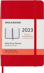 Moleskine 12-Month Daily Planner 2023, Diary Soft Cover and Elastic Closure, Pocket Size 9 x 14 cm, Colour Scarlet Red