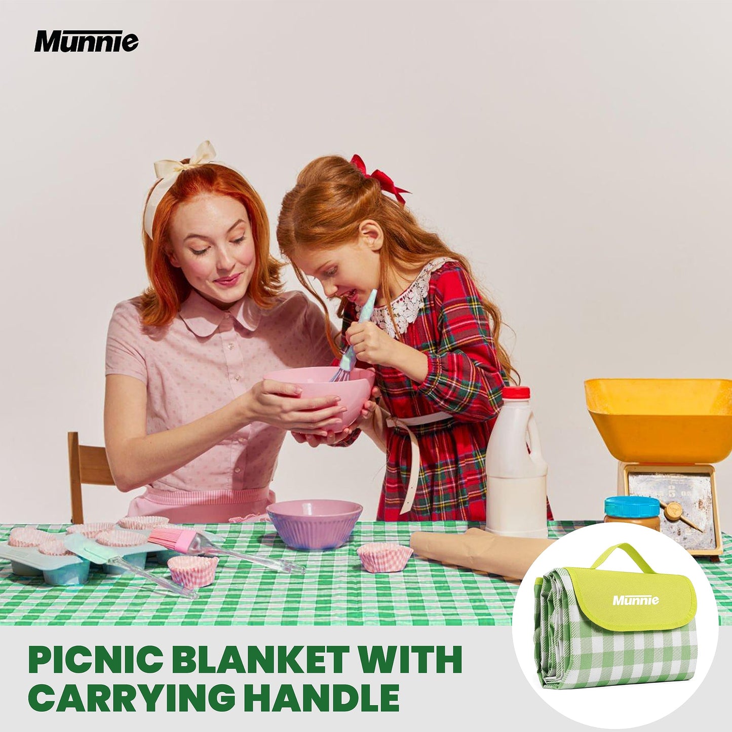 Munnie 200x140CM Picnic Blanket: Waterproof Outdoor Essential | Built-in Carrying Handle | Sand proof Beach Blanket | Machine Washable Picnic Mat for Camping Adventures/Outdoor Activities (Green)