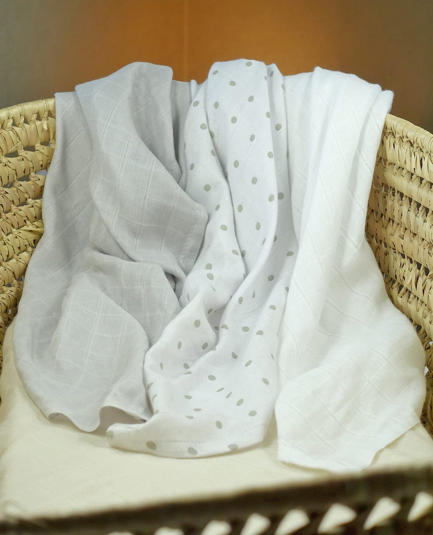 MuslinZ muslin cloths 6 pack 70x70cms 100% pure cotton burp cloths, soft and absorbent for newborns (White/Grey Spot)
