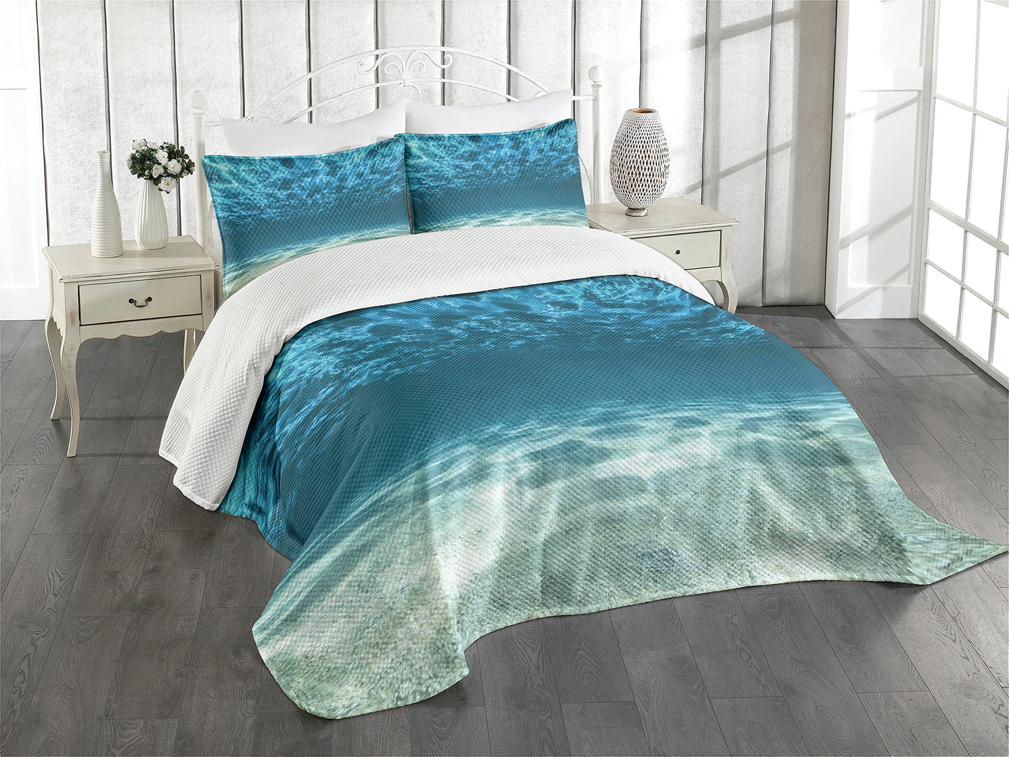 Lunarable Ocean Bedspread, Gravelly Bottom Wavy Surface Tropical Seascape Abyss Underwater Sunny Day Image, Decorative Quilted 3 Piece Coverlet Set with 2 Pillow Shams, Queen Size, Ivory Blue